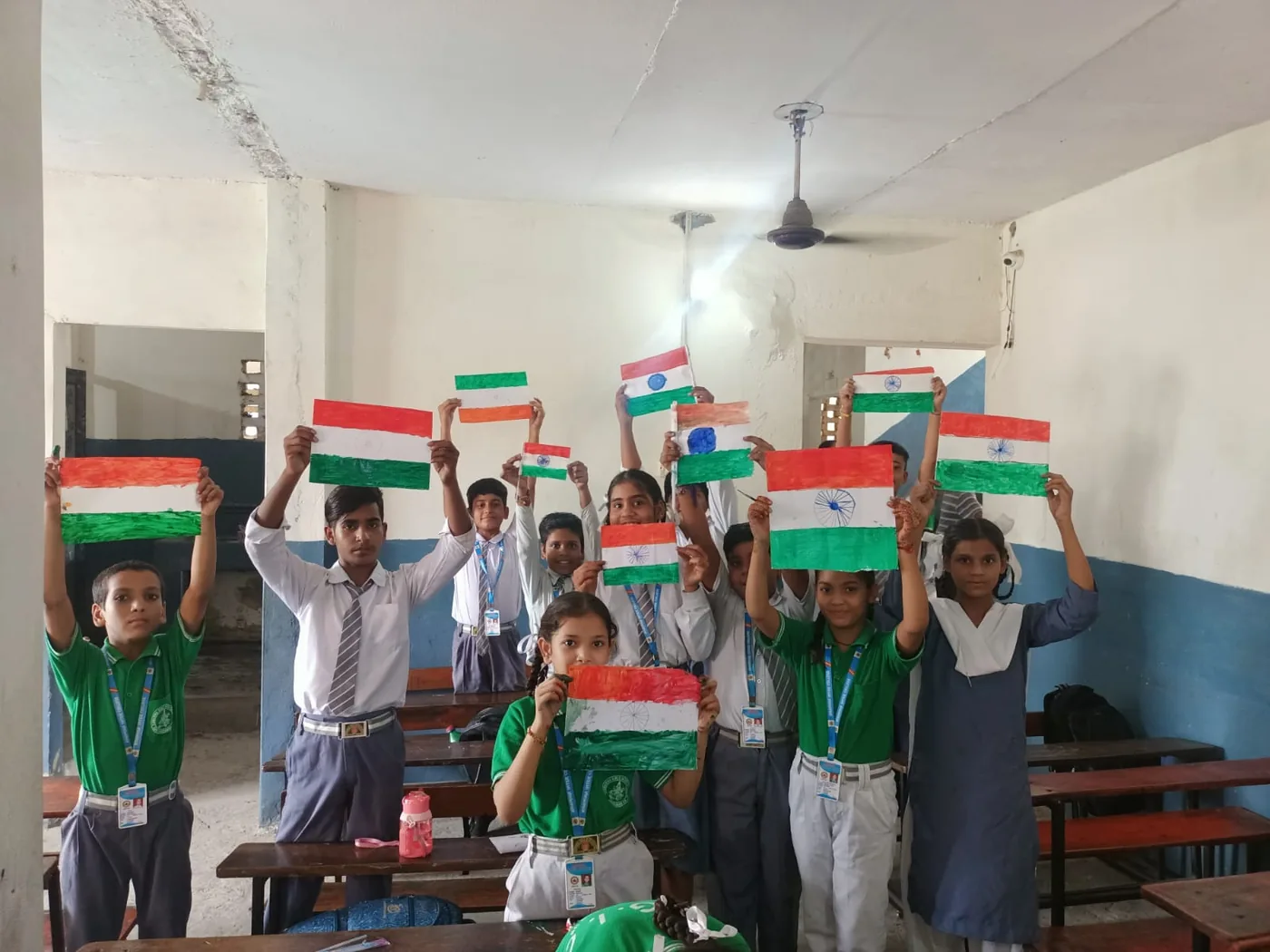 Tricolour flag making activity by students